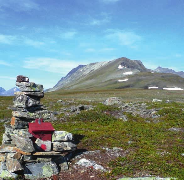 Tief drinnen im Lyngenfjord, im idyllischen Elvevoll/ Stállovággi, können Sie auf einer schönen Rundtour alle Vegetationsstufen erleben: Vom Fjord bis hinauf in die Berge, vorbei an zwei Seen und an