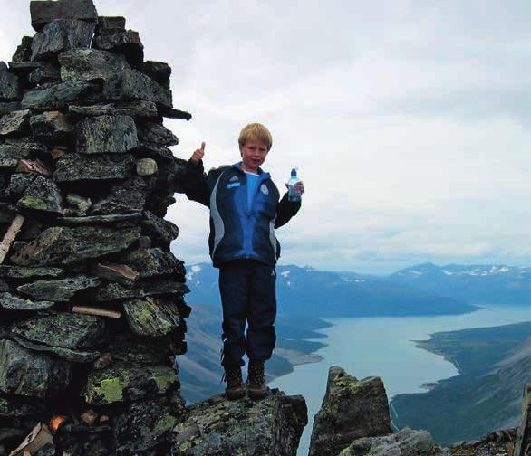 Der Berg Rørnestinden ist von Lyngseidet aus gut sichtbar und gehört zu den am meisten besuchten Bergen in Lyngen.