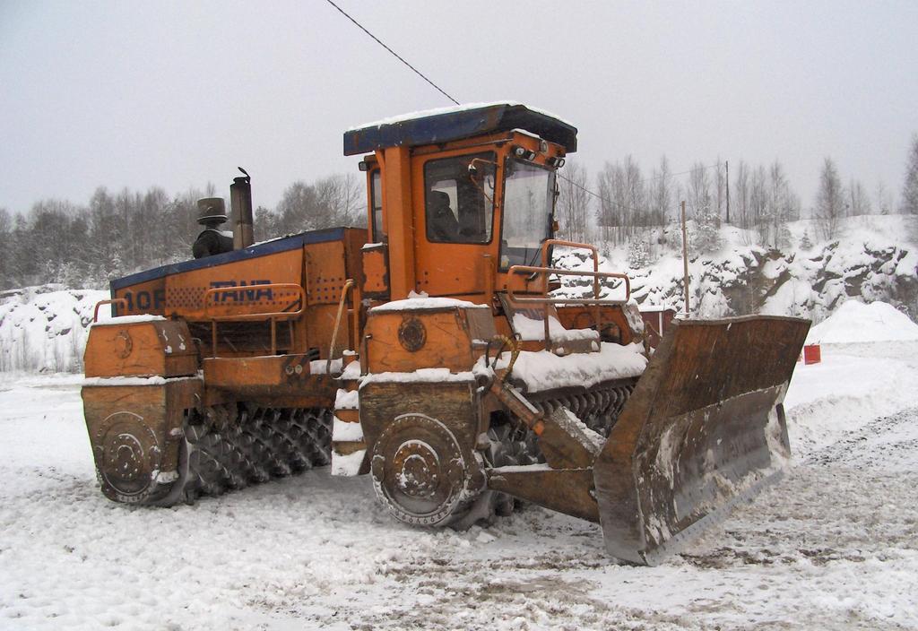 UUDENKAUPUNGIN JÄTEHUOLTO LIIKELAITOS TILINPÄÄTÖS 2009 Tot 2007 Tot 2008 TA 2009 Tot 2009 Jätehuolto Laskutettava jäte, tn 12 600 12 740 12 900 11 892 *1) Käsitelty jäte, tn 18 000 18 790 18 800 19