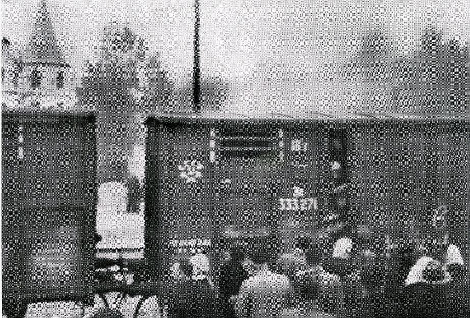 Pakkosiirretyt Salaa otettu kuva tavaravaunusta, jollaisilla tuhansia valtion vihollisia kuljetettiin Neuvostoliiton vankileireille, 1941 Sisäiset pakkosiirrot koskivat Neuvostoliitossa arviolta