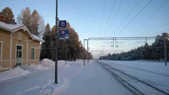 Kempeleen kunta, keskustan kaavarunko 13 / 62 Suunnittelualueesta puoli kilometriä koilliseen sijaitsee Kempeleen rautatieasema, joka on Pohjanmaan radalla Seinäjoen ja Oulun välisellä rataosuudella.