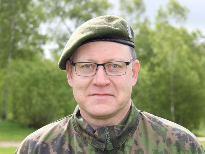 PÄÄKIRJOITUS JANNE KOSONEN Toiminnanjohtaja Suomen Reserviupseeriliitto vaikutuskanava Puolustusvoimien ja reservin välille.