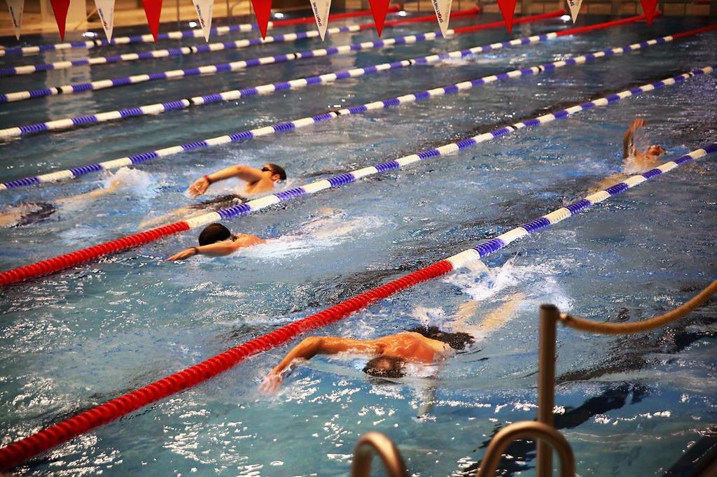 (Kuva: Marko Lysmä) 2.5. Masters Tavoitteena on antaa espoolaisille aikuisille tasokasta ja tavoitteellista uinnin kuntoja kilpavalmennusta.