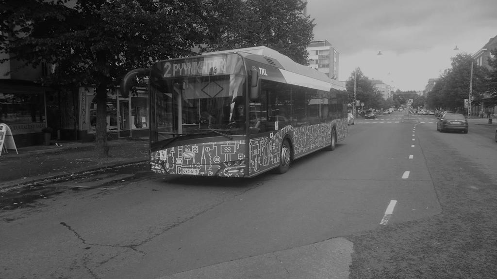 SÄHKÖBUSSIT TULEVAT VAUHDILLA JOUKKOLIIKENTEESEEN