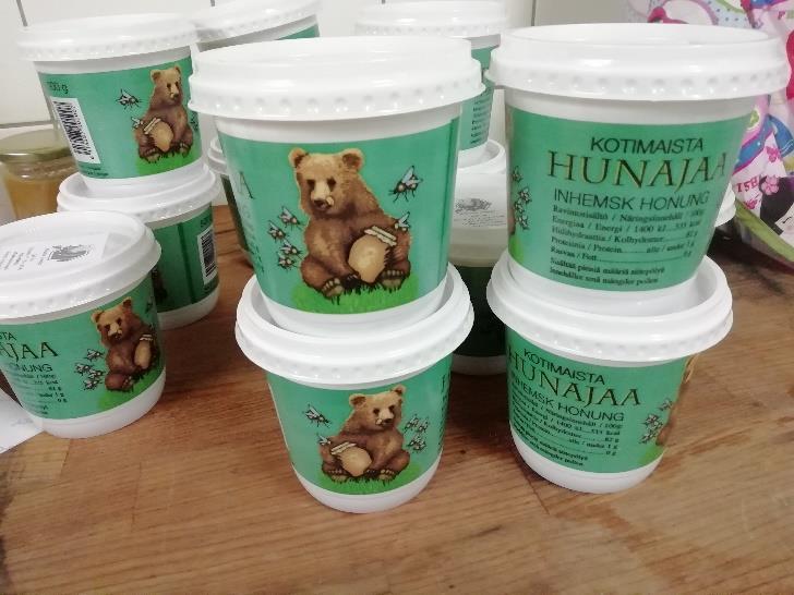 Pasi Vainionpää ja Kirsi Lehtosaari, Kiikala Zyrif Oy / Kiikalan hunaja, Salo Vainionpäät ovat pitäneet mehiläisiä ja tuottaneet hunajaa v. 2012 alkaen.