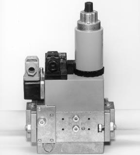 Yleiskuva/Oversigt/Översikt/Oversikt Venttiilien sähköliitäntä (pistoke DI E 7 0-80) El-tilslutning ventiler (stik DI E 7 0-80) Elanslutning ventiler (kontakt DI E 7 0-80) Elektrisk tilkopling for