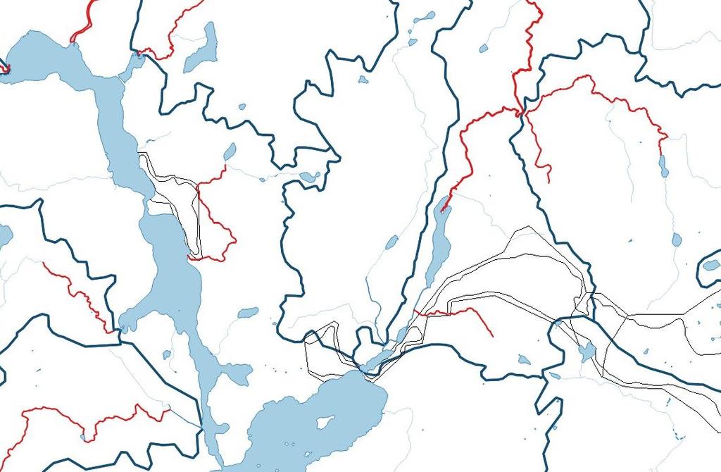 Uoma on todennäköisesti pohjavesivaikutteinen, jos se kulkee pohjavesialueen läpi (Kuva 18) tai jos uomassa tai uoman rannalla on Maastokartan mukaan lähteitä.