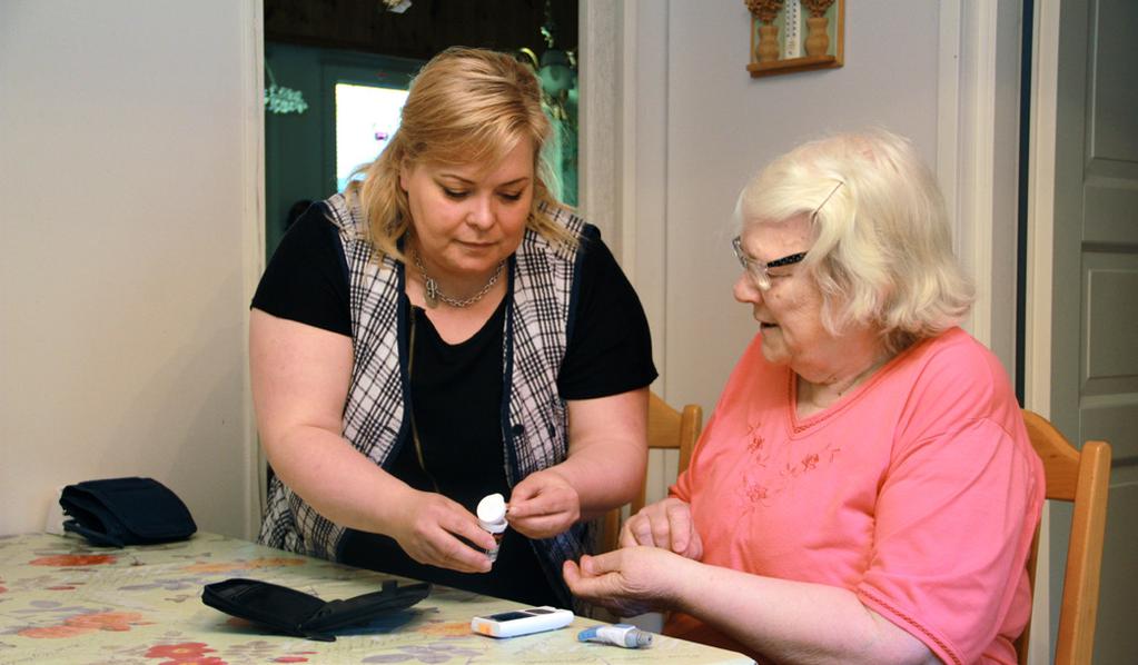 HOITOTYÖTÄ TUKEVA TEKNOLOGIA Verensokerin etäseuranta tehostaa diabeteksen hoitoa NIINA HOLAPPA Kuva 25.