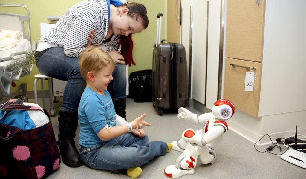 Hoivarobotti Zora tuottaa myönteisiä asiakaskokemuksia NIINA HOLAPPA ROBOTIIKKA JA ÄLYKKÄÄT RATKAISUT Kuva 37.