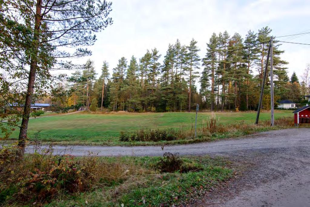 Rapsåkern, 1000005383 Muinaisjäännöstyyppi: löytöpaikat Alatyyppi: irtolöytöpaikat Lukumäärä: 1 Ajoitus: kivikautinen Laji: löytöpaikka ETRS TM35FIN: P: 6689856 I: 415576 Z: 20 TM35 lehtijako: