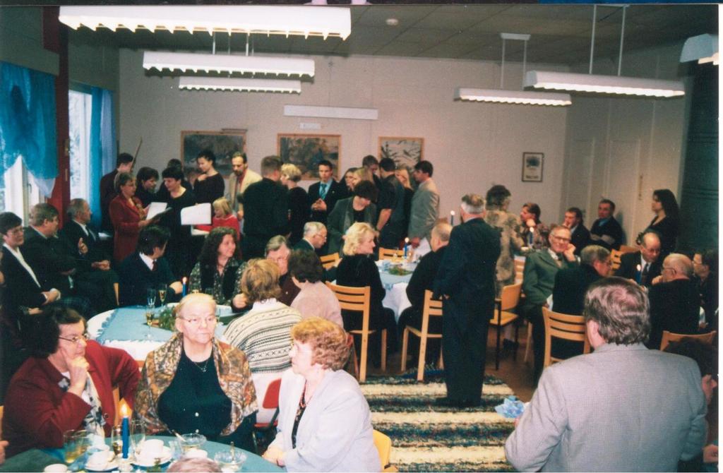 Kerran kuussa pidettiin yhteiset saunaillat ja vuonna 2001