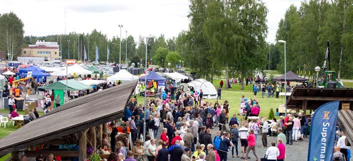 Kansanrunouden kerääjänä tunnettu suomen kielen lehtori ja suomalaisuusmies, Carl Axel Gottlund, myös Kaarle Axel Gottlund (1796 1875), kasvoi Juvalla kirkkoherran poikana.