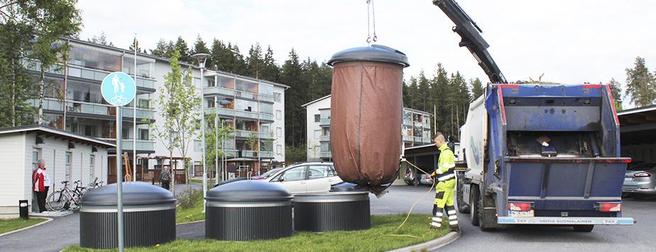 FAQ useimmin kysytyt kysymykset Paljonko Syväkeräys-järjestelmä vie tilaa pihassa? Syväkeräys-järjestelmän ajatellaan vievän enemmän tilaa kuin perinteisten pinta-astioiden.