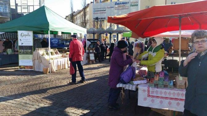 TULEVIA TAPAHTUMIA KUUKAUSIMARKKINAT 14.12.2017 Kuukausimarkkinat tulevat taas! Torstaina 14. joulukuuta järjestettävät markkinat ovat suosittu torimyyntitapahtuma Kouvolan Kauppatorilla.