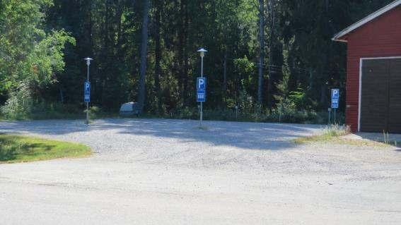 Alueella sijaitsee myös opistoon liittyviä