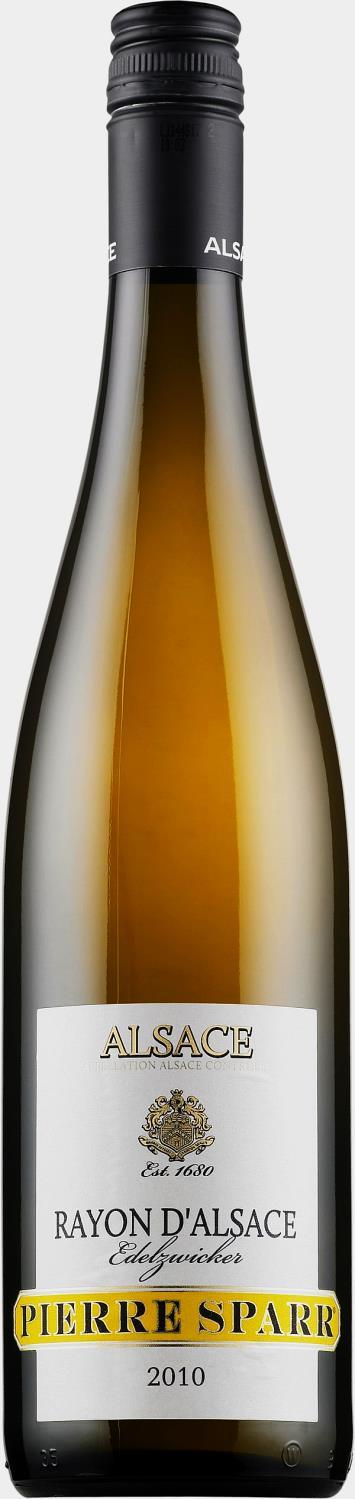 Pierre Sparr Rayon d'alsace Edelzwicker 2017 SYLVANER, PINOT BLANC, RIESLING, PINOT GRIS, GEWÜRZTRAMINER AC Alsace Kuiva, hapokas, kypsän sitruksinen, aprikoosinen, päärynäinen, hennon fenkolinen