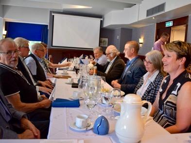 Jäsentoiminta Klubin jäsenet kokoontuivat vaihtamaan ajankohtaista lions-tietoa ja suunnittelemaan tulevia tapahtumia joka kuukauden kolmas maanantai.