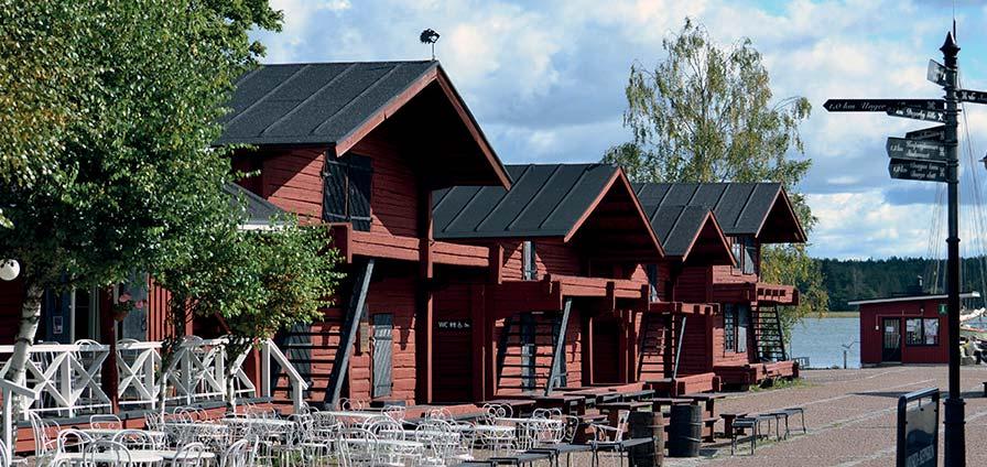 Loviisa pieni kaupunki, suuria elämyksiä Suomen paras pikkukaupunki Loviisa on Suomenlahden rannalla vain tunnin matkan päässä Helsingistä.