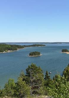 Vanhan ajan höyrylaivaromantiikkaa ryhmille Saaristoseikkailu ja vanhan Naantalin ihmeet Päiväretken alkuun nautitaan herkullinen keittolounas Turun Aurajokirannassa.