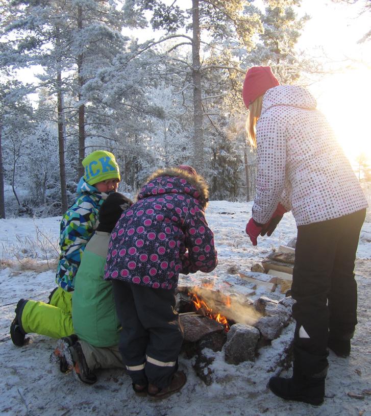 TALVI OHJELMAT Lumikenkäily Lumikenkäilyyn tutustuminen, talviulkoilusta ja liikunnasta nauttiminen, muiden huomioon ottaminen.