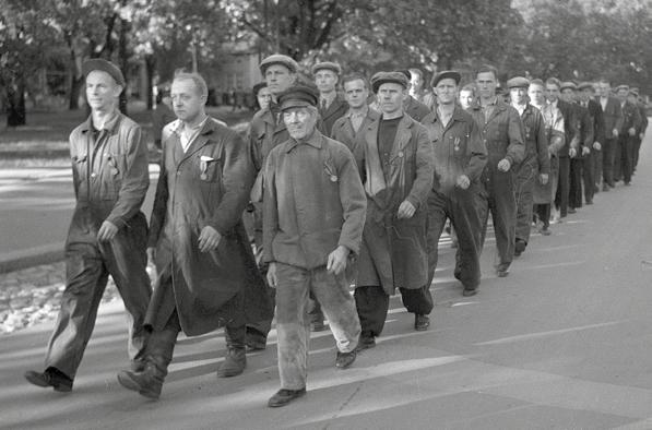 1 VITRIINI 8 Mannerheim-risti.