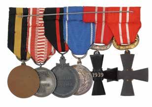 luokan Vapaudenmitali (talvisodasta) Sodan 1939 1940 muistomitali Suomen Punaisen Ristin hopeinen ansiomitali Väestönsuojelun 2. luokan ansiomitali solkineen Yksityisomistuksessa. 8.