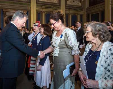 Vuonna 1941 perustettu Väestöliitto vastasi virallisen äitienpäivätilaisuuden järjestämisestä vuoteen 1992 saakka.