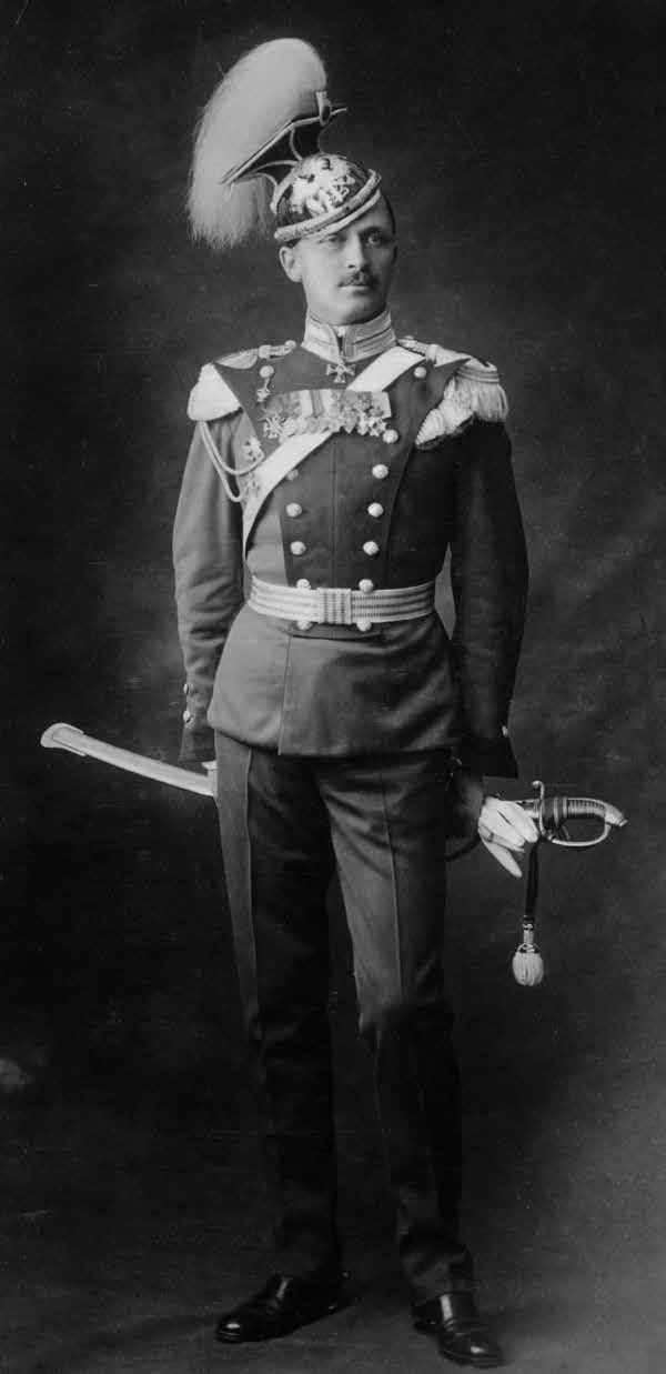 5. RITARIKUNTIEN PERUSTAJA SUOMEN MARSALKKA GUSTAF MANNERHEIM Venäjän armeijan kenraaliluutnantti, vapaaherra Gustaf Mannerheim sai kesäkuussa 1917 komentoonsa nykyisin Romanian ja Ukrainan rajalla