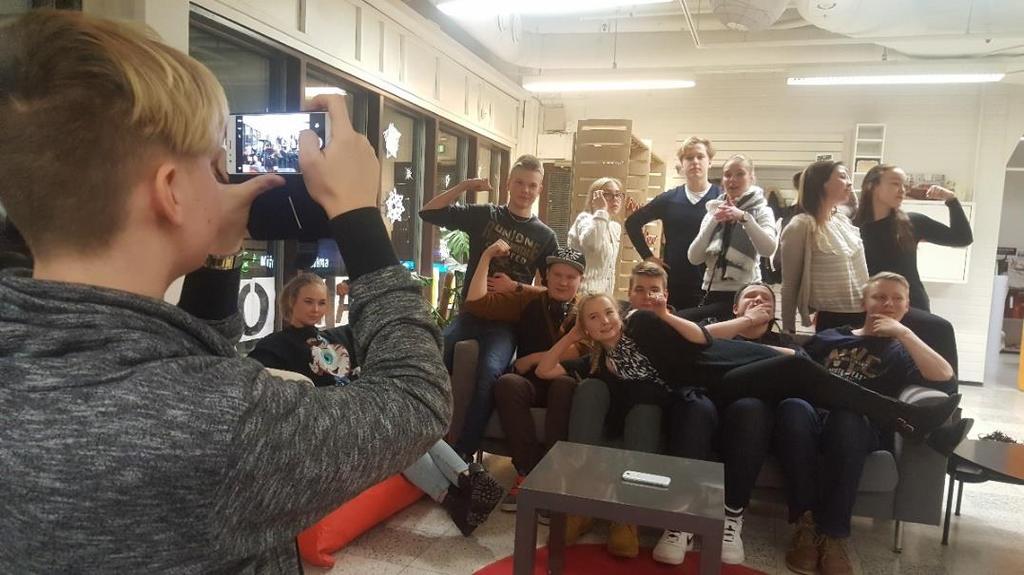 AJATUSHAUTOMOON REKRYTOIDUT KOUVOLALAISET 20 NUORTA TÖISSÄ INNOKAMPUKSELLA Sonja Hälikkä Tuuli Uutela Anniina Toivanen Anssi Moilanen Niko Immonen Joonas Karhi Alexandra Lemmeti