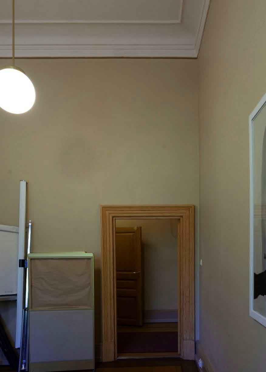 ASIANOSAISTEN NEUVOTTELUHUONE KATTO 5 Ei havaittu vaurioita. Maalattu valkoiseksi.