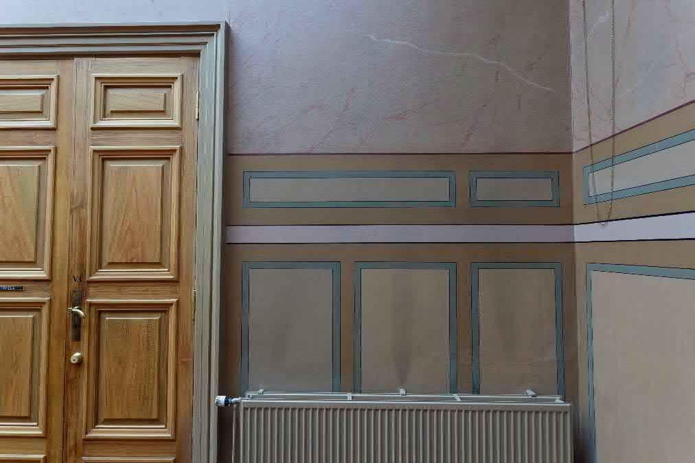KÄYTÄVÄ KATTO 5 Ei havaittu vaurioita Suurelta osin lasitettu, muuten vaaleaksi maalattu.