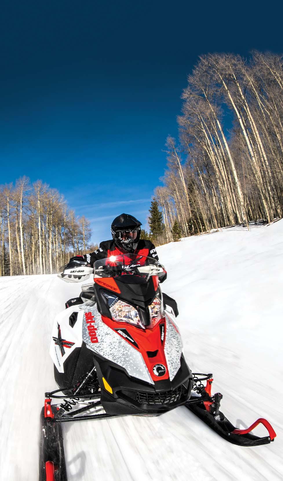 RENEGADE RENEGADE X-RS Väri: Hyper-hopea/sunburstkeltainen Runko: REV-XS RS Moottori: 800R E-TEC, 600 H.O.