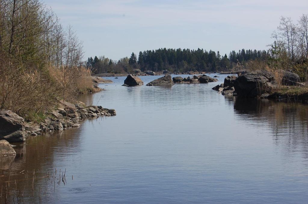 Aakan kivet. Kivirahju sijaitsee Kasalan ulkosaaristossaa.