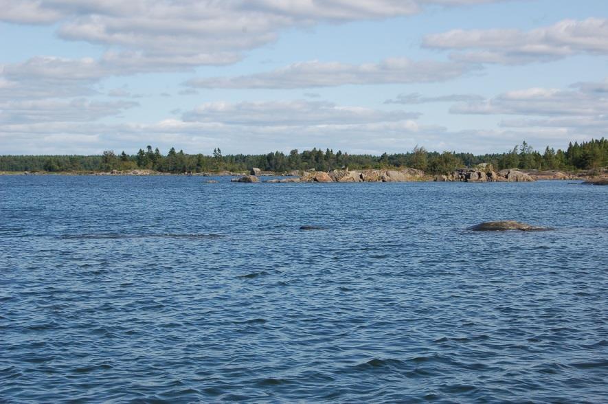 Tuulisen sään vuoksi alus oli ankkuroitunut Enskerin saaren varjoon. Miehistö poistui soutuveneellä alukselta, mutta jätti öljylampun palamaan.