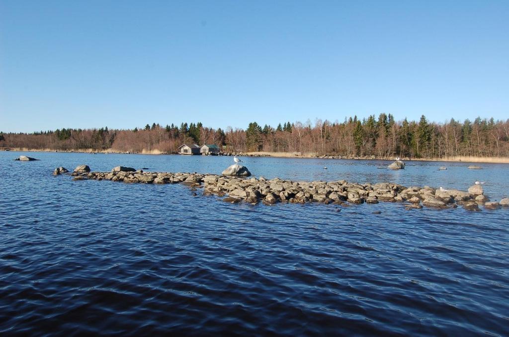 Isonostin. Nostin on paikka, jossa nuotta saaliineen vedettiin ylös.