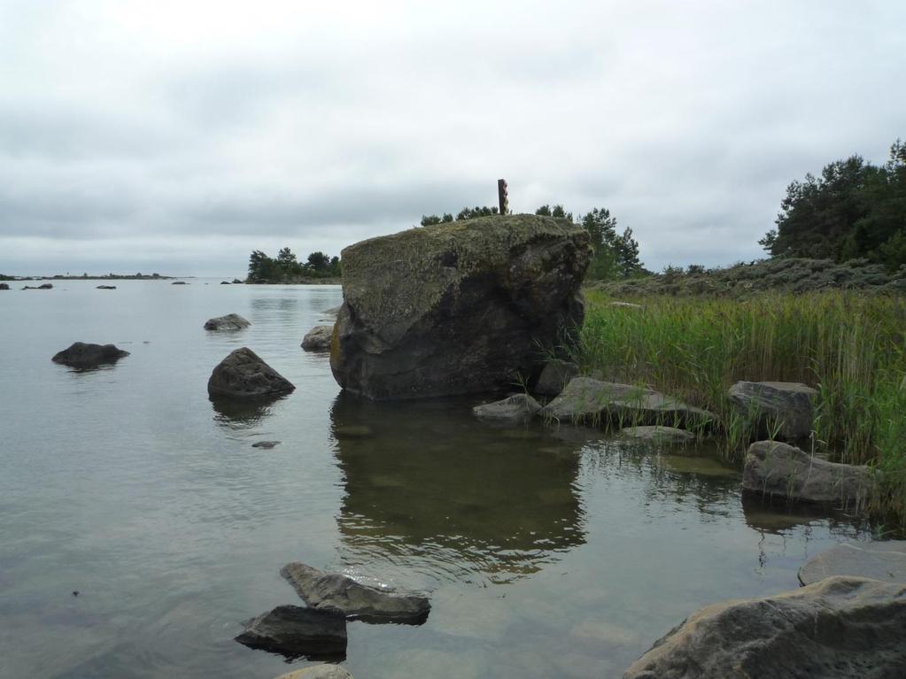 Kaijakarit. Ouran luotsiasemalle kulkevan veneväylän idänpuolella olevat saaret kuuluvat Ouran Manusluotoihin, joista kalastajat ovat käyttäneet Kaijakarien tai Louketmunakarien nimeä.