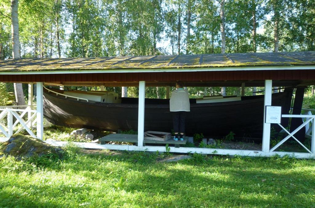 Riispyyläisten haapapuusta rakentama kalasauna, jota kutsuttiin simppusaliksi tai - kämpäksi siirrettiin 1980-luvun puolivälissä nykyisen Brändön saaressa olevan kalastusmuseon pihaalueelle.