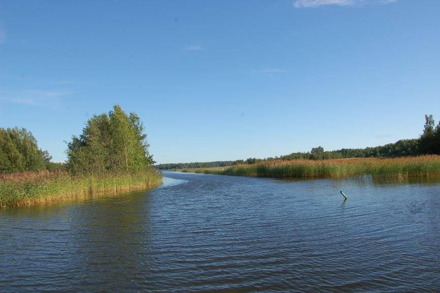 Leppäluodon sundi. Pooskerin koillispuoleinen sundi eli sunti. Kärppälän kulman silakankalastajat kulkivat aikoinaan tätä kautta merellä eli silakan rääkipyynnissä.