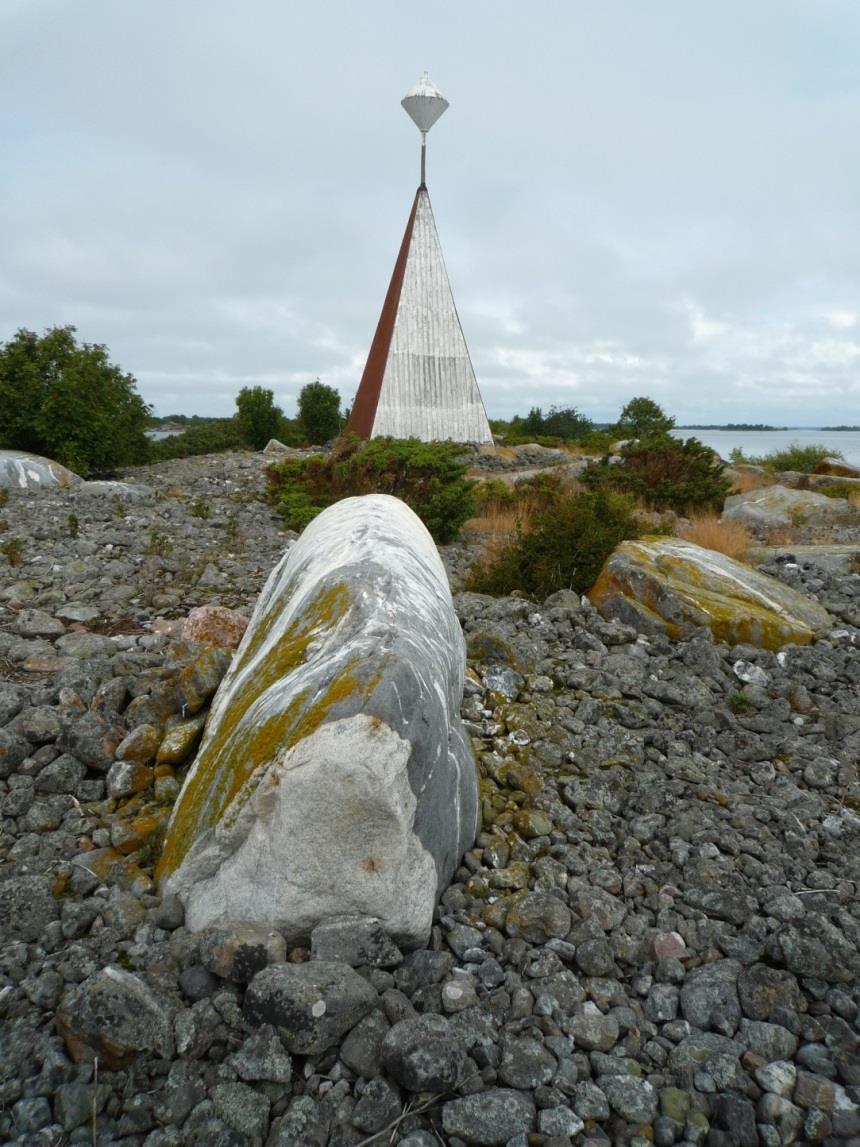 Pookikari. Ouran aseman läheisyydessä sijaitsevan saaren eteläpää ja Pooki kuuluvat Selkämeren kansallispuistoon. Saaren nimenä esiintyy 1800-luvun kartoissa Södergrund ja Ryssgrund.