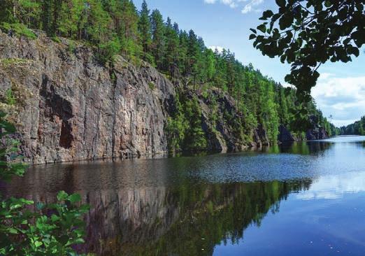 Perinnekylä on maatalous- ja metsätyöperinnettä esittelevä, monipuolinen matkailukeskus Marttisen saarella.