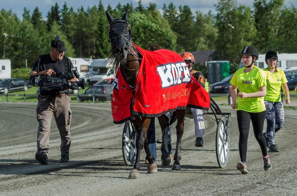 - Äänimainontaa ravien aikana.