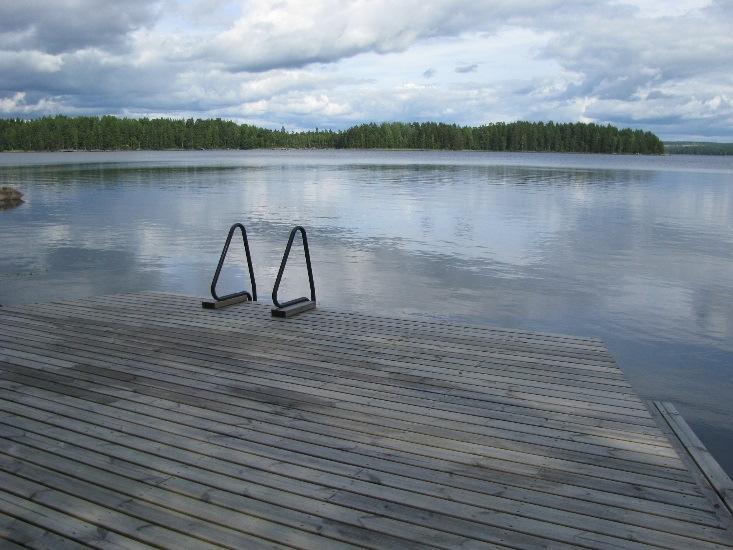 Kuva 2. Näkymä vastarannalle Palannesaareen. Kuva 3. Kuohijärven rantaa suunnittelualueelta. Pohjavesialueet Suunnittelualue ei sijaitse pohjavesialueella.