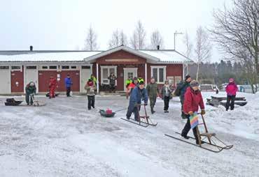 yhteydessä. Uusi kisa lumiveistoksien mukaan saikin hyvän suosion ja teokset olivat hienoja.