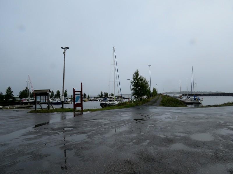 12 5. Alueen rakennuskannan selvitys Koivuluodon loma-asuntoalue syntyi 1960-70-luvuilla, Mustasaaren aluetta lukuun ottamatta vapaa-ajanasutusalueet eivät ole sen jälkeen laajentuneet.