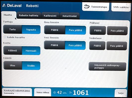 13(13) Robotin käsivarsi: 1) Huuhtele käsivarsi lämpimällä vedellä. HUOM! Älä käytä kuumaa vettä, jottei käsivarren linssi huurustu sisältä.