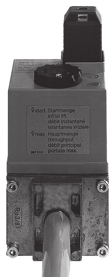 Skruerne C og D skrues ud. bill. 1 og 2 2. Skruva ur skruv C och D. Bild 1 och 2 2. Skru ut skrue C og D Bilde 1 og 2 3.