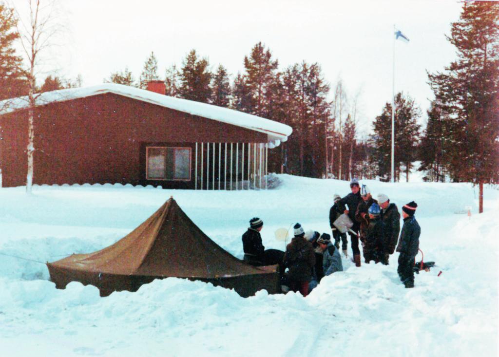 Leiri oli kerhopoikien ja partiopoikien yhteinen ja ajattelin että porukkaa tulee paljon.