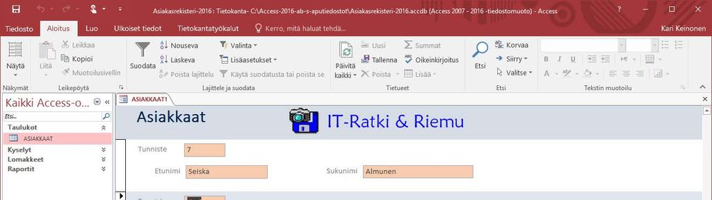 Etsi - Korvaa toiminnot Aloitus (Home) -välilehdeltä löydät Etsi (Find) -ryhmän.