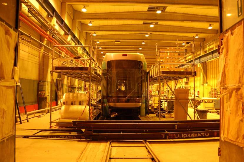 Bombardierin Pasilan konepaja Jorma Rauhala Bombardier Transportation Finland Oy käynnisti kesällä 2008 raitiovaunukorjauspajan Traverssikujalla Vallilan kaupunginosassa vuokraamalla osan eräästä