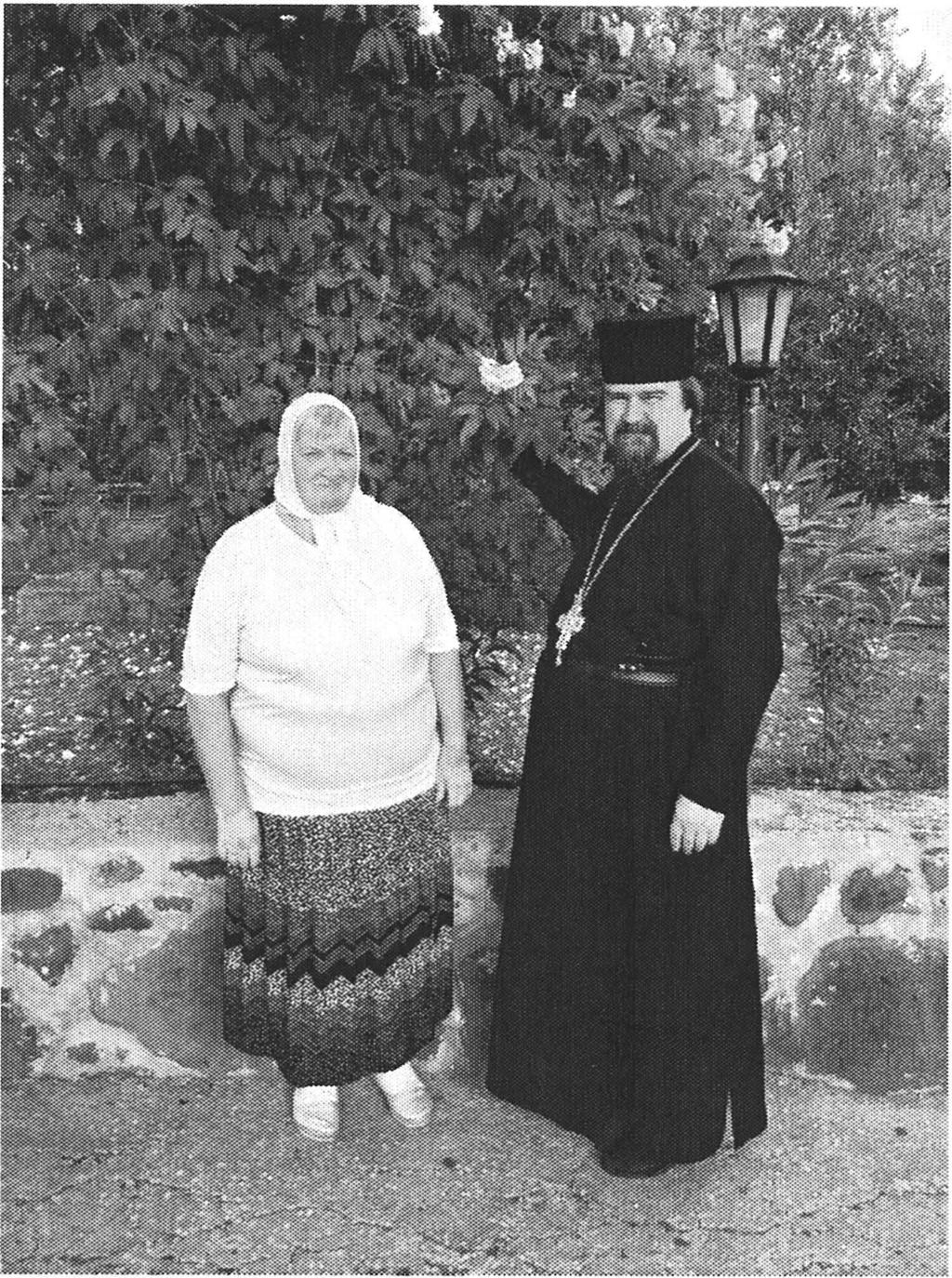 Maanantai 30.10. 1 48 Hehkuva Hiillos 2017 Matkan hengellinen johtaja arkkimandriitta Se rge i ja tekninen johtaja Helena Pavinskij.